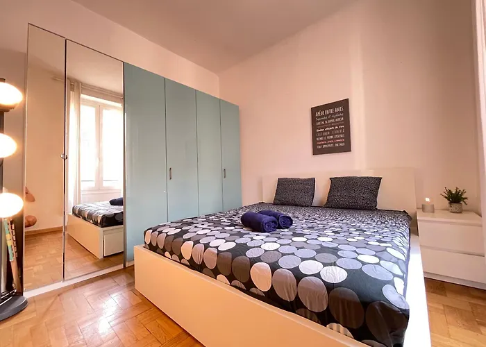 Nice Renting - Grimaldi - Best Place Heart Of Golden Square - Ac - Fully Equipped