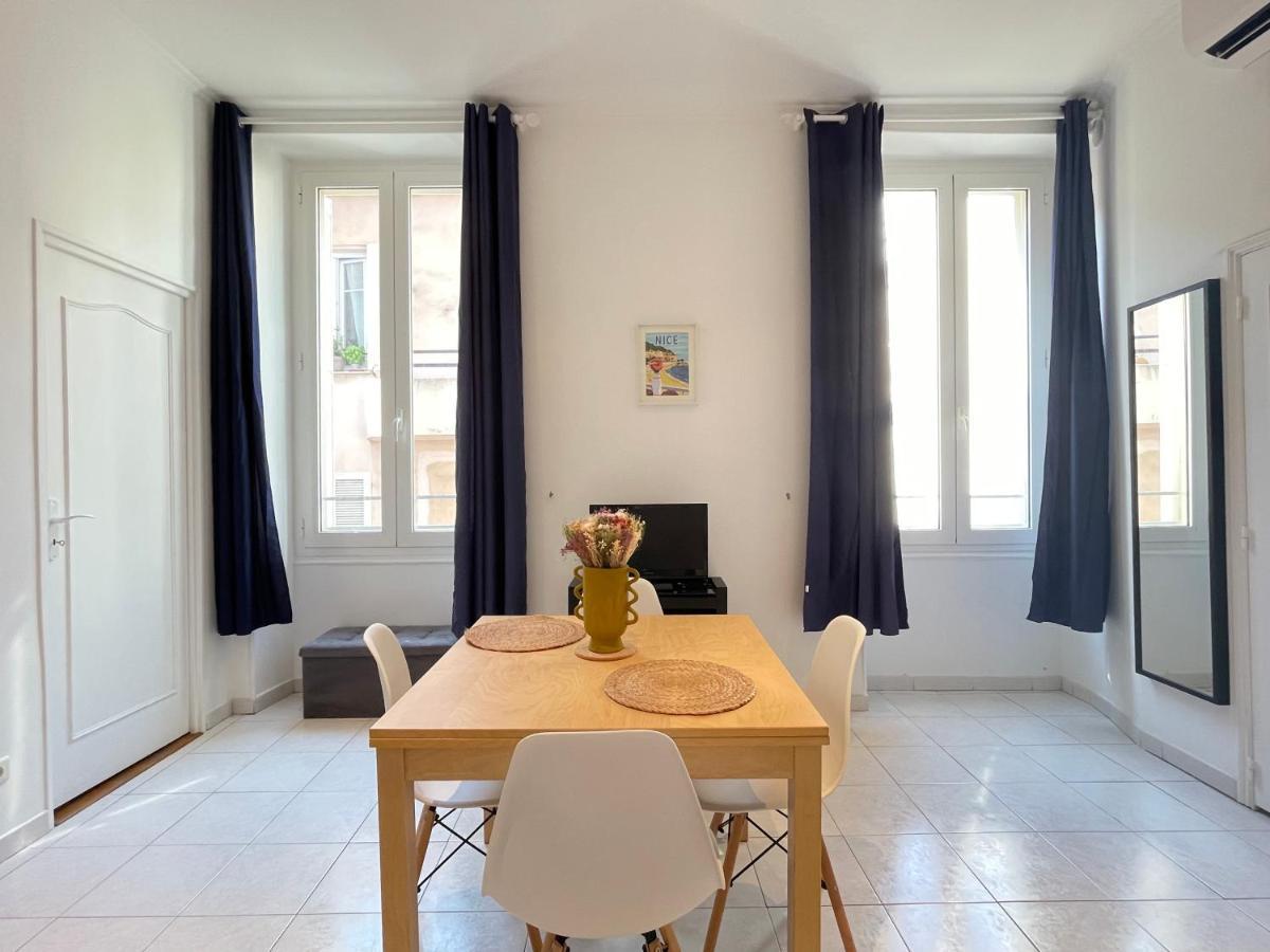 Renting - Grimaldi - Place Heart Of Golden Square - Ac - Fully Equipped *