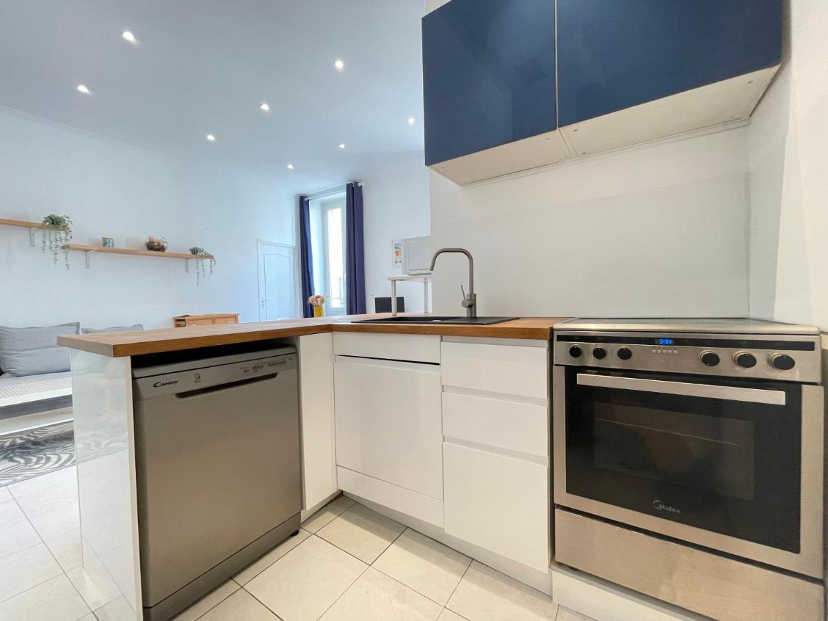 Renting - Grimaldi - Place Heart Of Golden Square - Ac - Fully Equipped