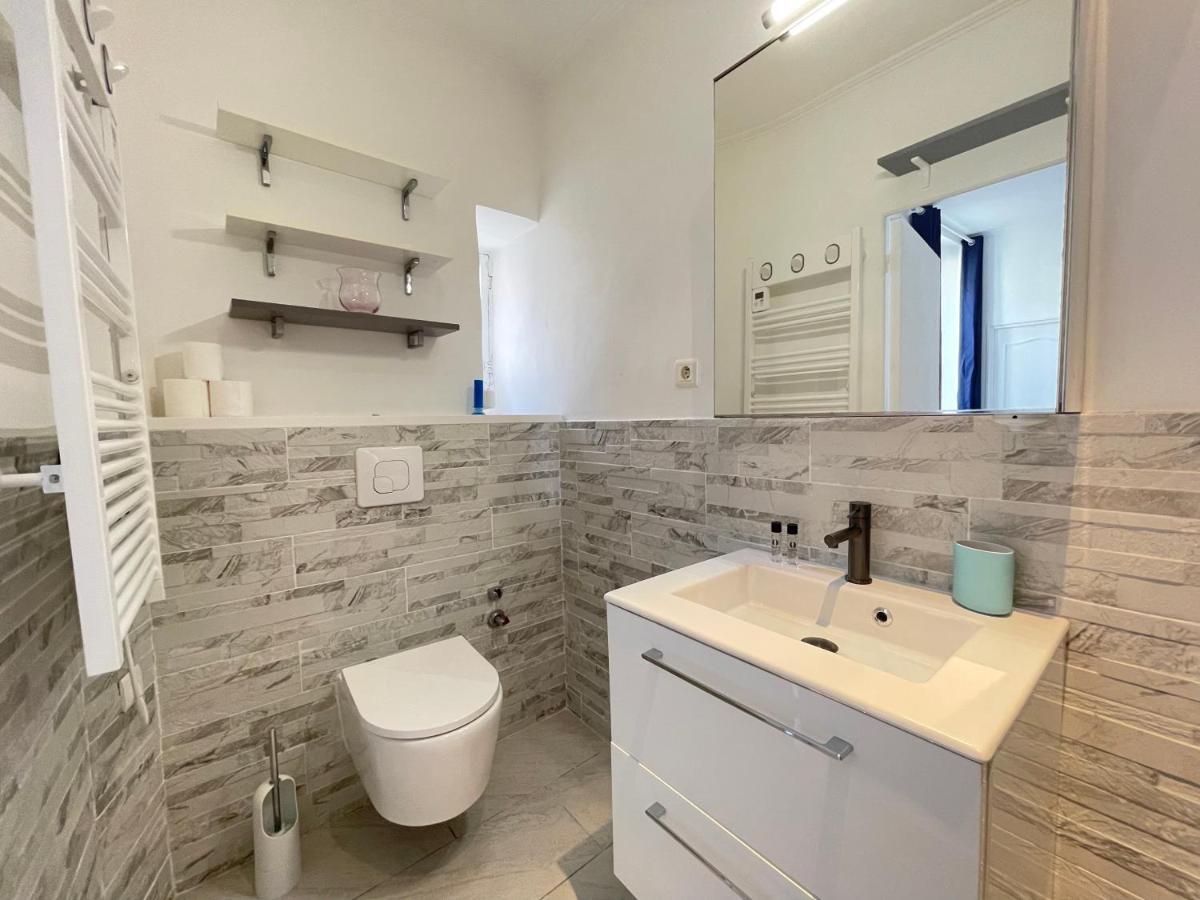 Apartment Renting - Grimaldi - Place Heart Of Golden Square - Ac - Fully Equipped *
